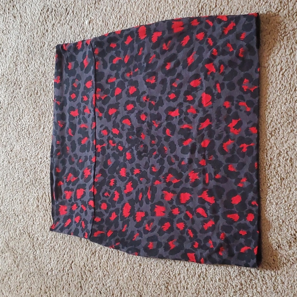 Ambiance Black and Red Leopard Print Skirt Size Small